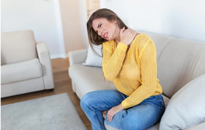 دیسک گردن چیست؛ خلاصی از دردهای ناشی از آن 12 ضعف در عضلات گردن و شانه