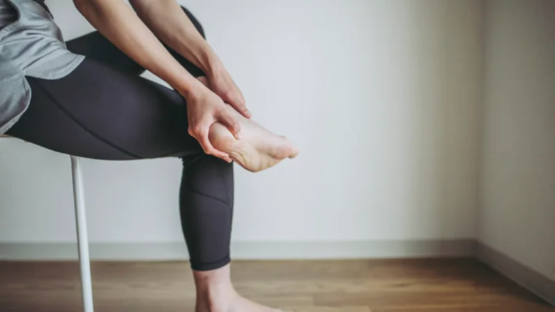 محکم قدم بردار؛ راهکارهایی برای درمان درد پاشنه پا 7 درد پاشنه پا