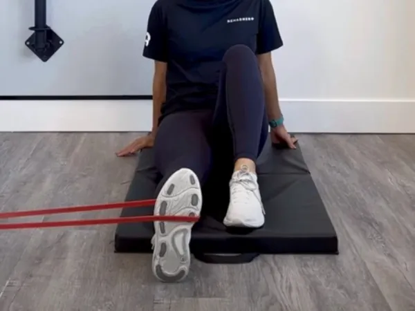 بهبود عملکرد و پیشگیری از آسیبها با انجام حرکت اصلاحی چرخش مچ پا به داخل 7 حرکات اصلاحی چرخش مچ پا به داخل