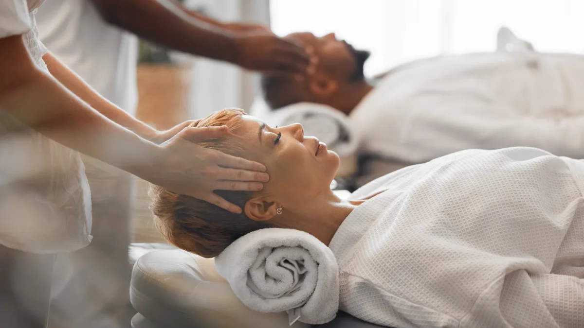 ماساژ درمانی برای کاهش استرس چیست و چه تأثیری بر سلامت روان دارد؟ 1 ماساژ درمانی برای کاهش استرس